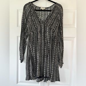 Promesa brand - black and white long sleeved dress